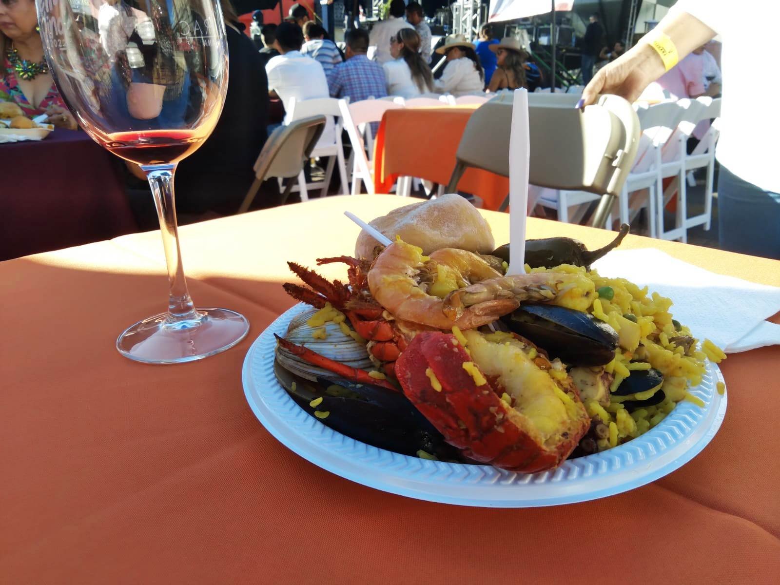 PÚBLICO DE AMBOS LADOS DE LA FRONTERA DISFRUTARON DEL FESTIVAL DE LA